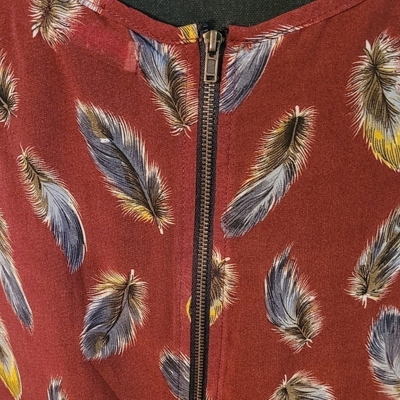 LOST & FOUND Sleeveless Sheer Top, Zipper Closure, Size Medium - Picture 6 of 14